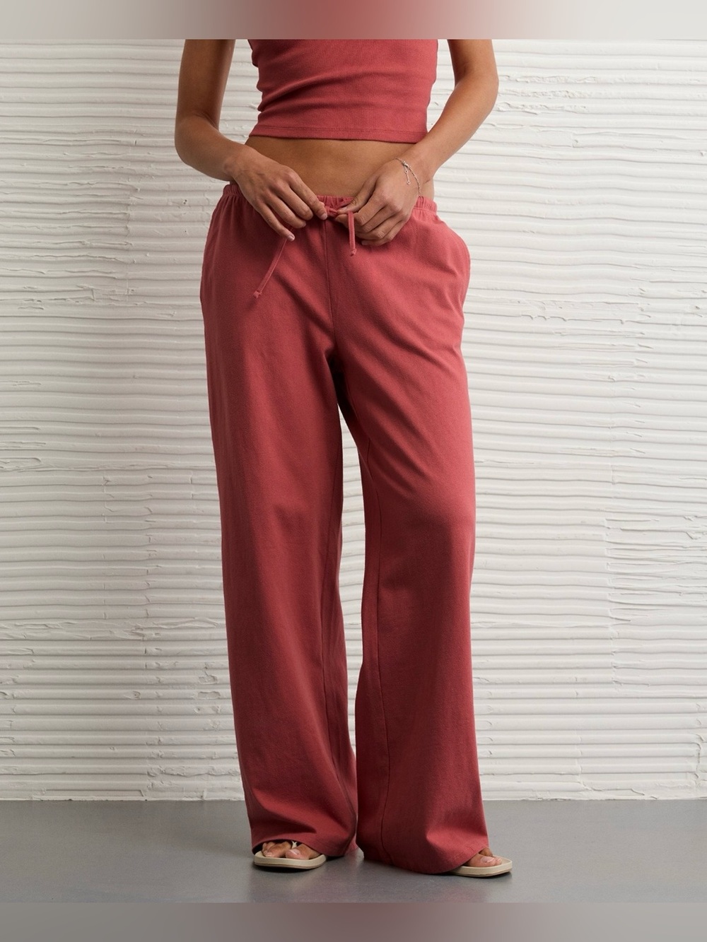 AE Saturday Mid-Rise Straight Pant